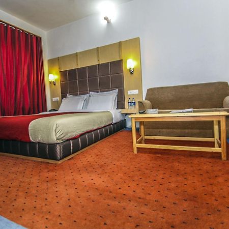 Holiday Plaza Ξενοδοχείο Σριναγκάρ Εξωτερικό φωτογραφία