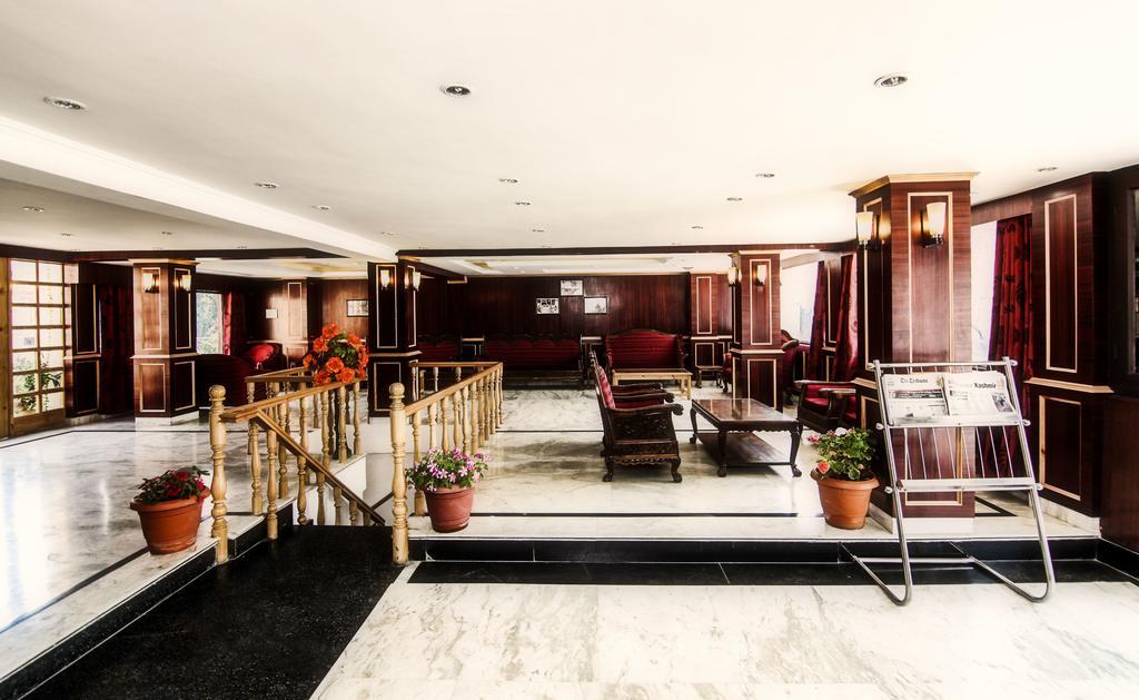 Holiday Plaza Ξενοδοχείο Σριναγκάρ Εξωτερικό φωτογραφία